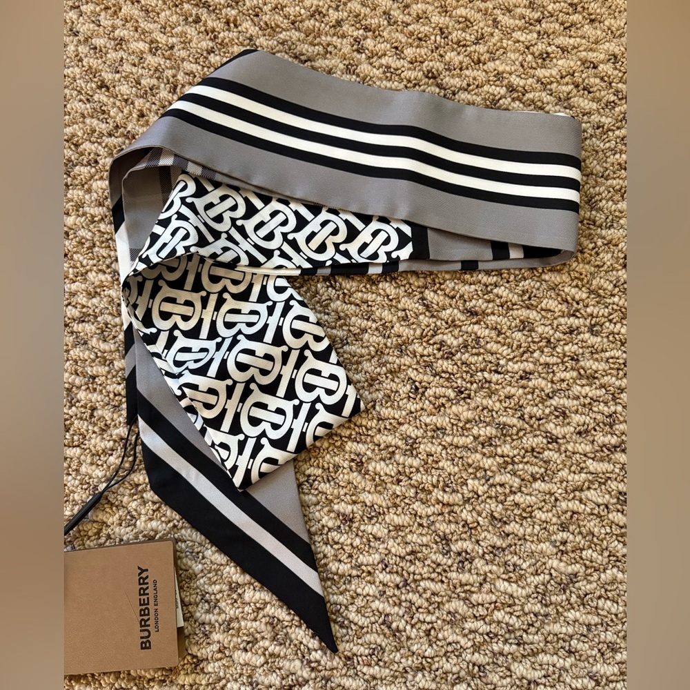 COPY - Burberry logo monochrome silk scarf/twilly - NWT